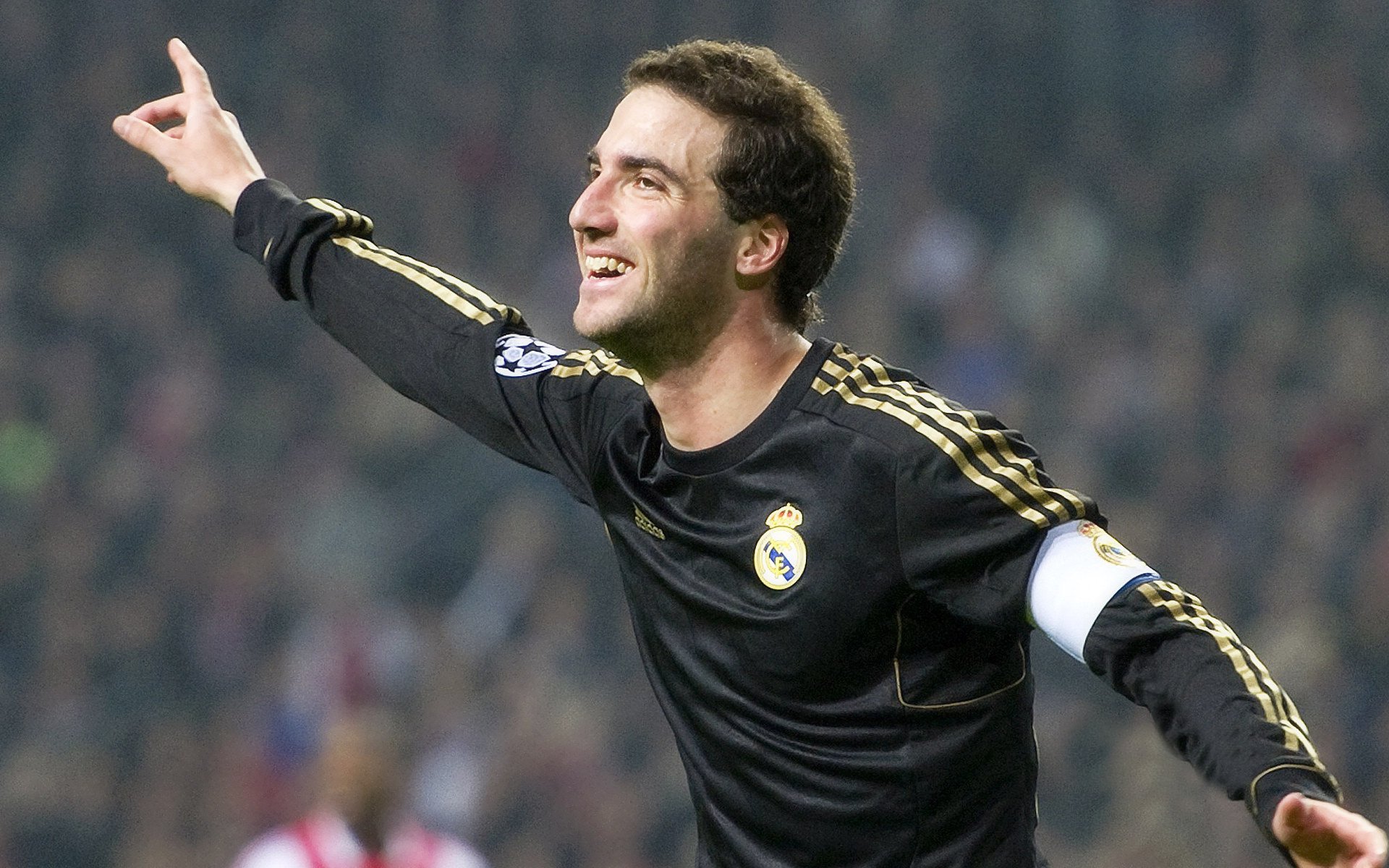 开云体育平台APP-孙兴慜一箭穿心，加拿大火力压制下的阿森纳迷失酋长球场