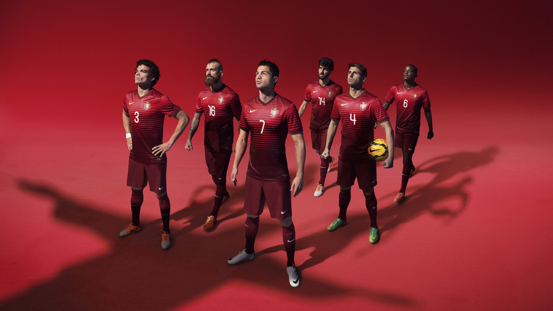 世界杯2026-欧冠淘汰赛焦点战，巴萨强势晋级，雷恩虽败犹荣