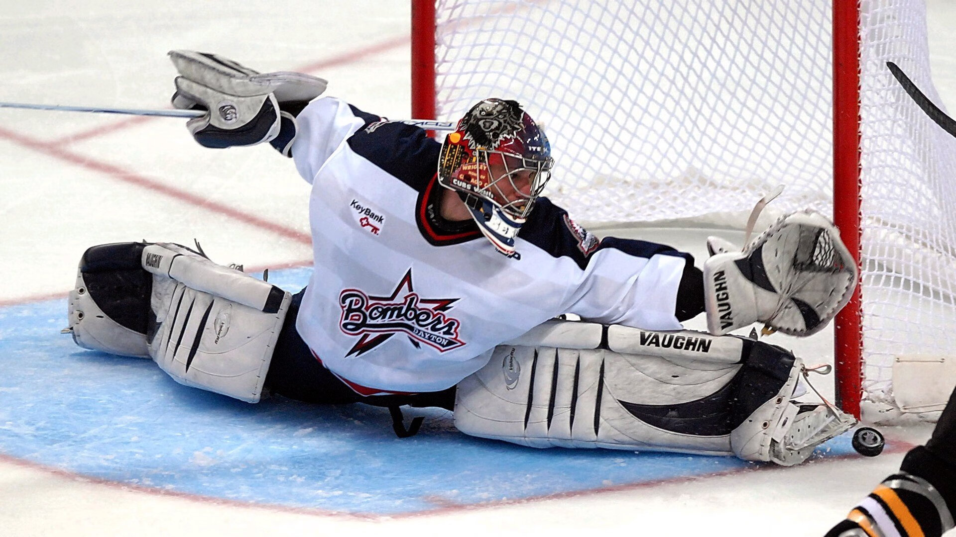 开云体育下载-老鹰关键战突围快船，字母哥打出生涯之夜